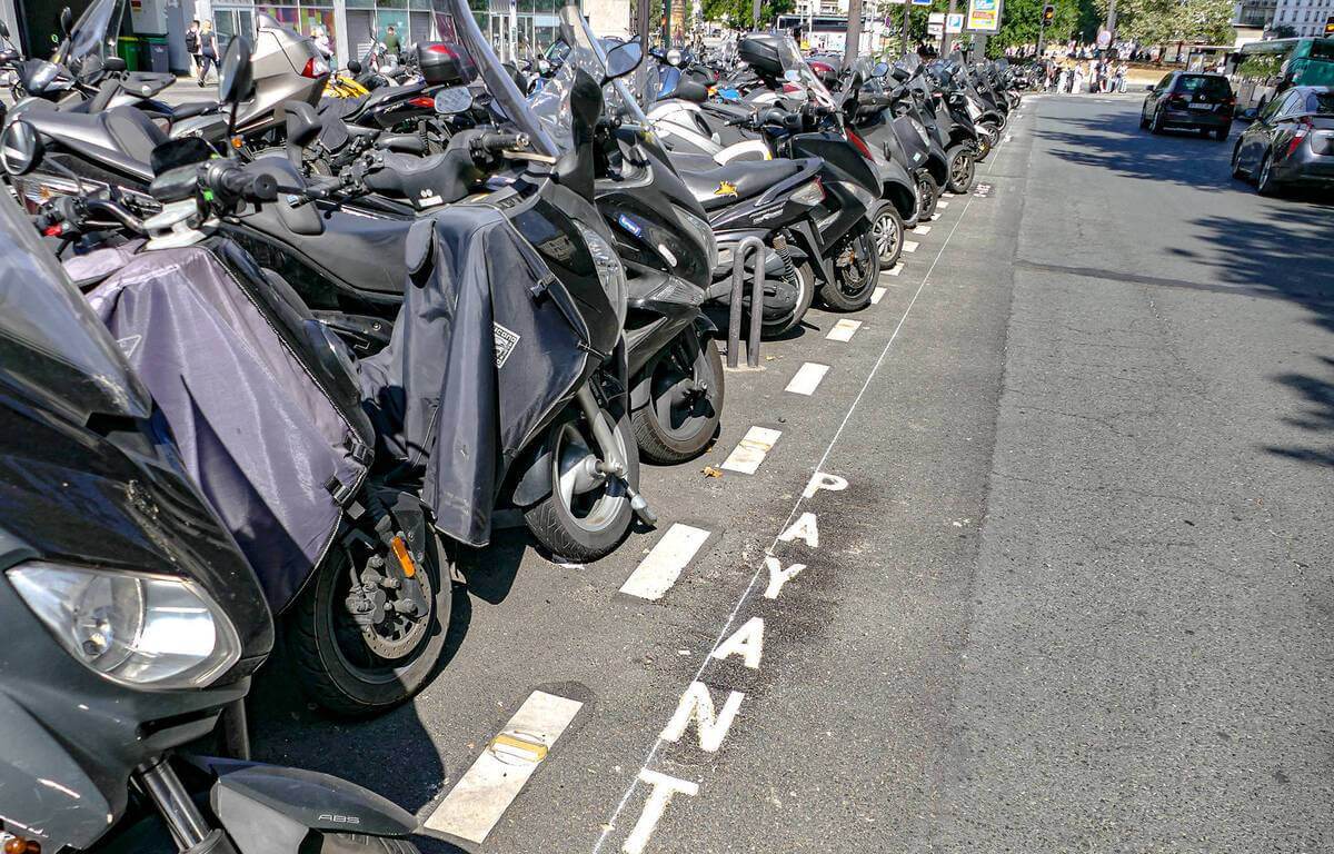 Boulogne-Billancourt instaure à son tour le stationnement payant des motos et scooters